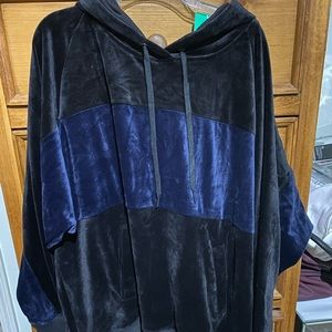 Champion Velvet Hoodie NWT XL.